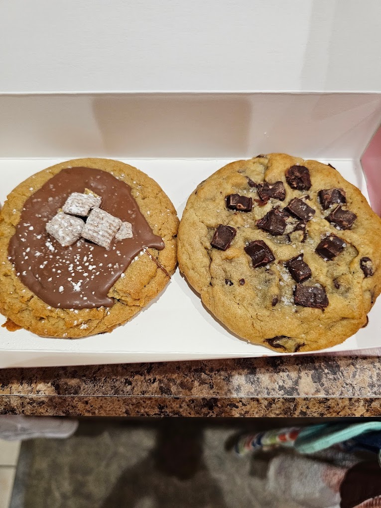 crumbl-cookie6.jpeg